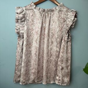 Karlie Ruffle Sleeveless Pink Snakeskin Blouse. Women’s Large